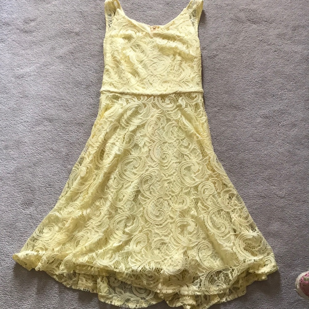 Lace yellow dress